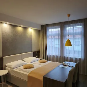 Hotel Emonec ***